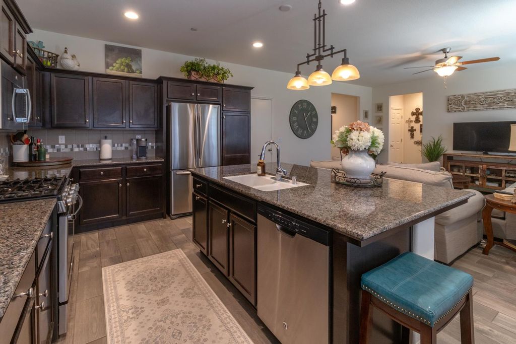 Image 16 of property listing at 3971 Saginaw Avenue, Clovis, CA 93619