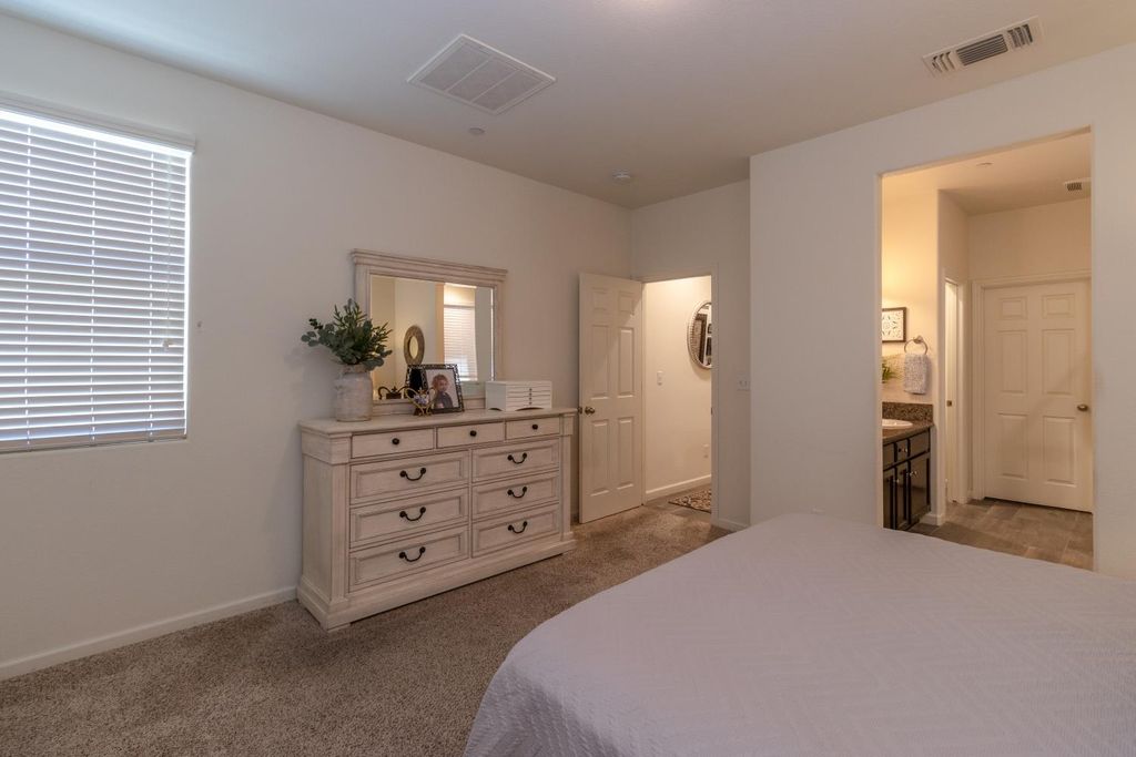 Image 22 of property listing at 3971 Saginaw Avenue, Clovis, CA 93619