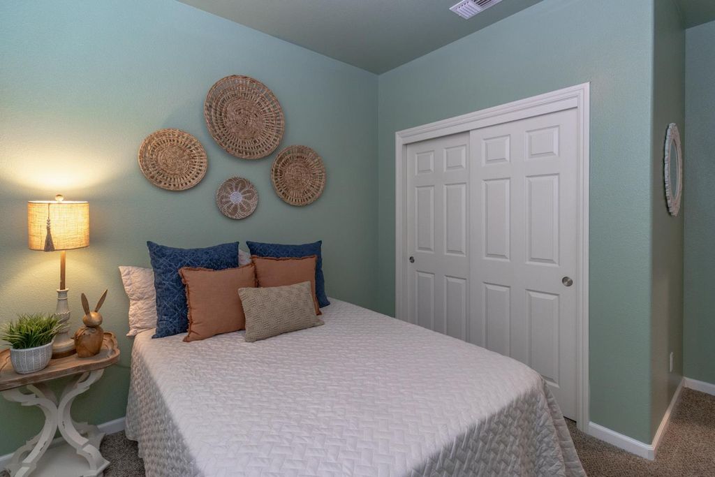 Image 6 of property listing at 3971 Saginaw Avenue, Clovis, CA 93619