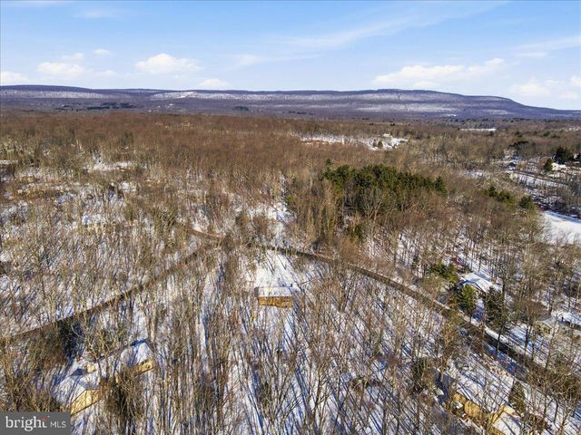 143 ANGLEMIRE DR, Stroudsburg, PA 18360