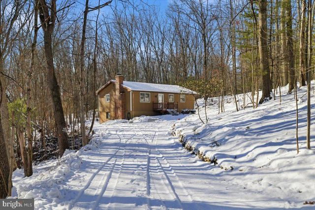 143 ANGLEMIRE DR, Stroudsburg, PA 18360