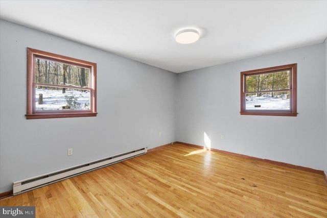 143 ANGLEMIRE DR, Stroudsburg, PA 18360