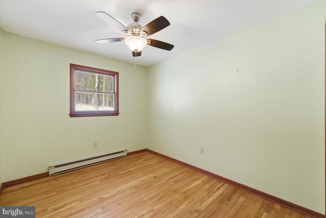 143 ANGLEMIRE DR, Stroudsburg, PA 18360