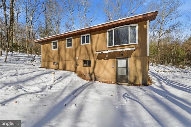 143 ANGLEMIRE DR, Stroudsburg, PA 18360