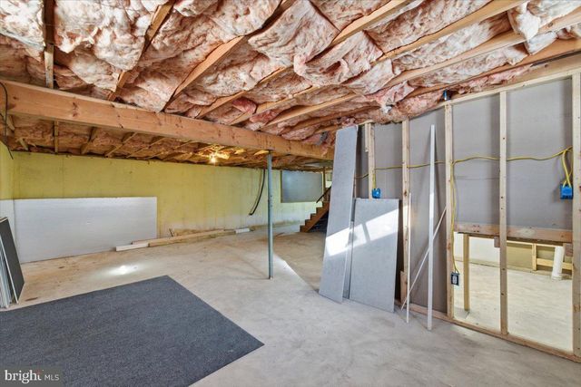 143 ANGLEMIRE DR, Stroudsburg, PA 18360