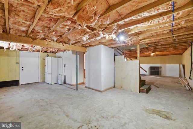 143 ANGLEMIRE DR, Stroudsburg, PA 18360