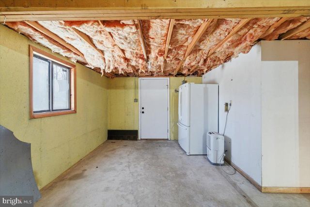 143 ANGLEMIRE DR, Stroudsburg, PA 18360