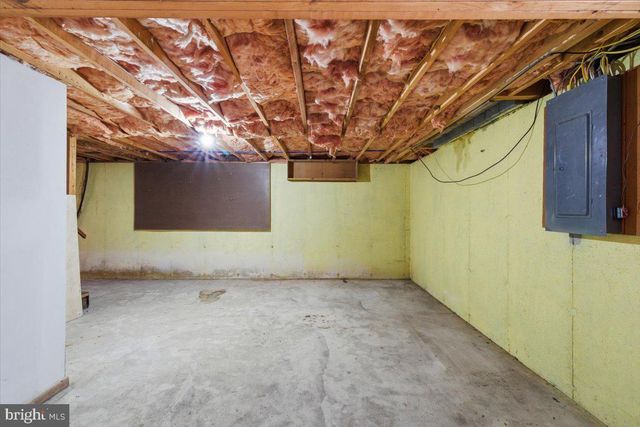 143 ANGLEMIRE DR, Stroudsburg, PA 18360