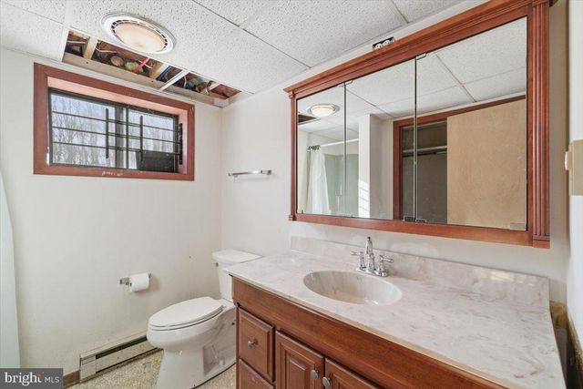 143 ANGLEMIRE DR, Stroudsburg, PA 18360