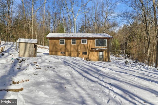 143 ANGLEMIRE DR, Stroudsburg, PA 18360