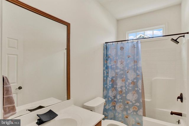 4033 CAISSONS CT, Enola, PA 17025