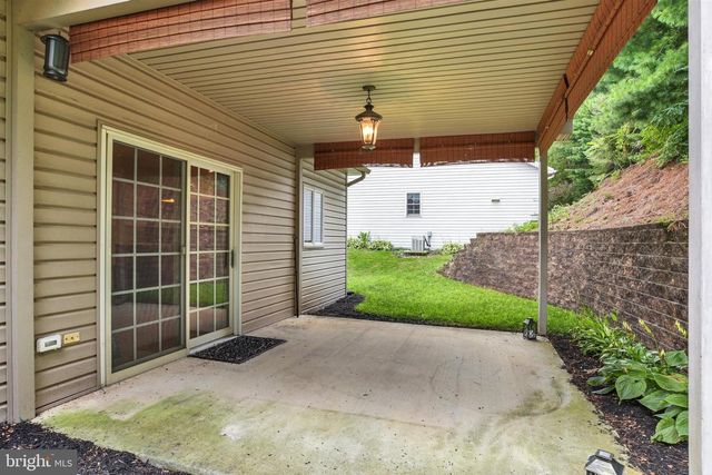 4033 CAISSONS CT, Enola, PA 17025