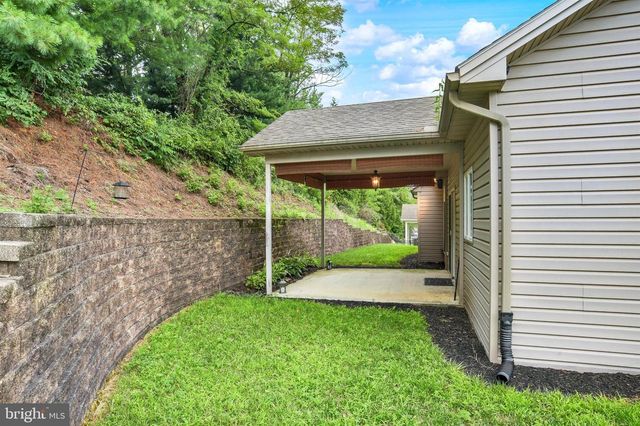 4033 CAISSONS CT, Enola, PA 17025