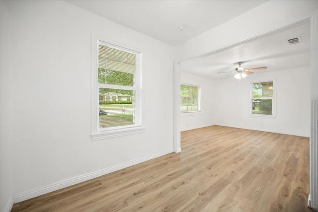 1417 Hamsted Street, Fort Worth, TX 76115