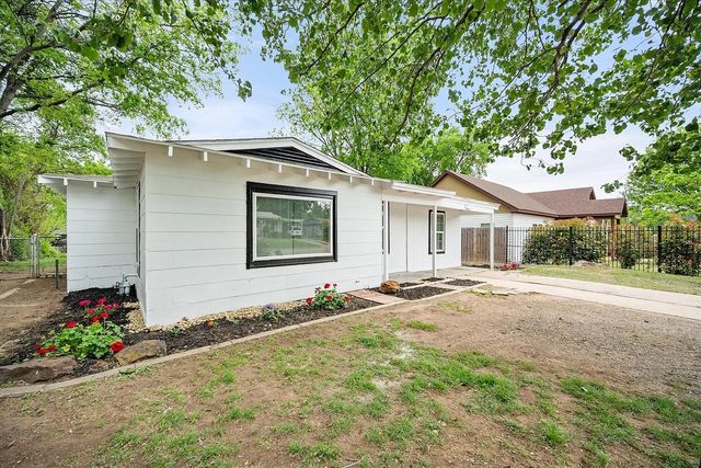 1417 Hamsted Street, Fort Worth, TX 76115