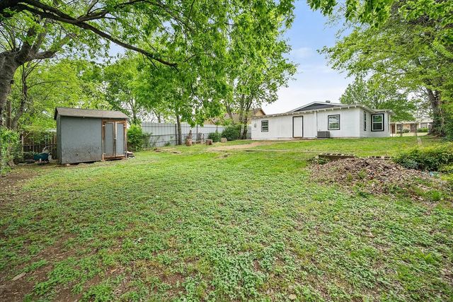1417 Hamsted Street, Fort Worth, TX 76115