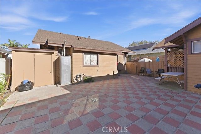 608 W 52nd, Los Angeles, CA 90037