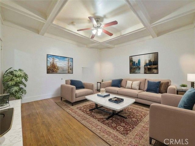 608 W 52nd, Los Angeles, CA 90037