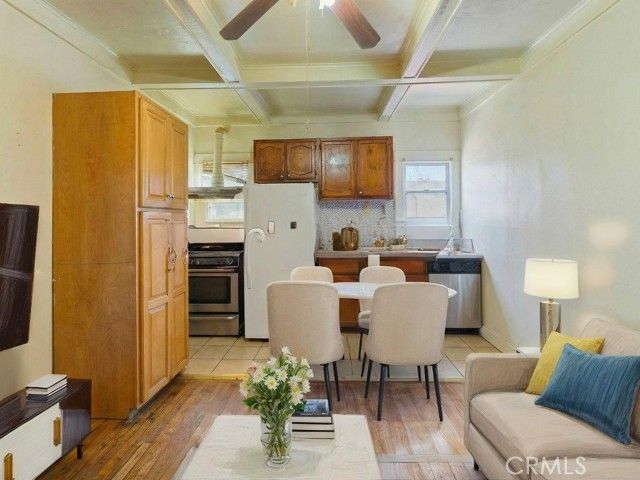 608 W 52nd, Los Angeles, CA 90037