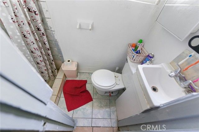 608 W 52nd, Los Angeles, CA 90037