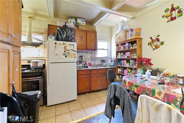 608 W 52nd, Los Angeles, CA 90037