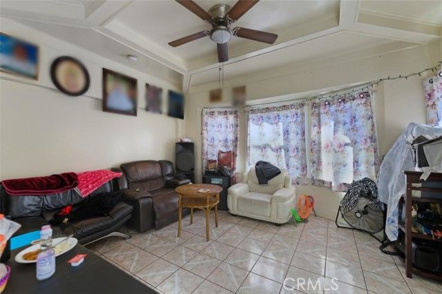 608 W 52nd, Los Angeles, CA 90037