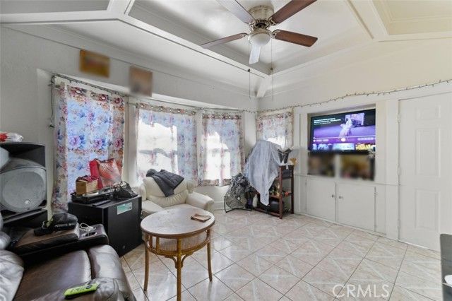 608 W 52nd, Los Angeles, CA 90037