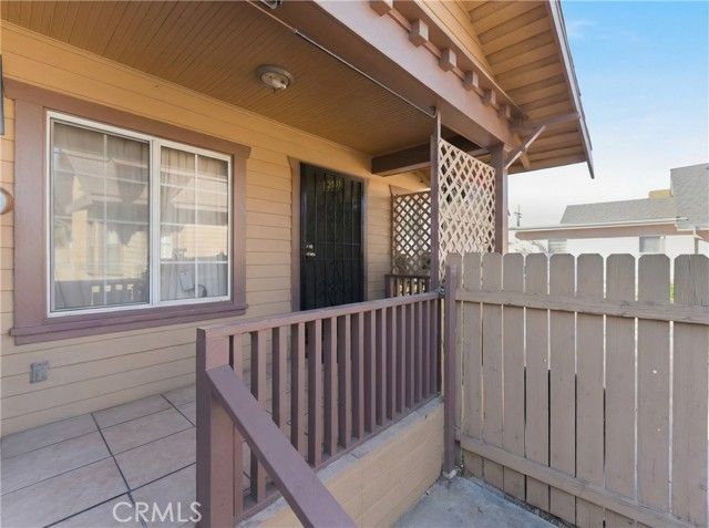 608 W 52nd, Los Angeles, CA 90037