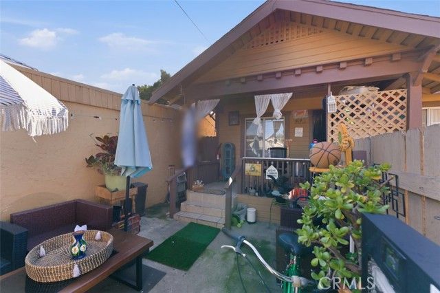 608 W 52nd, Los Angeles, CA 90037