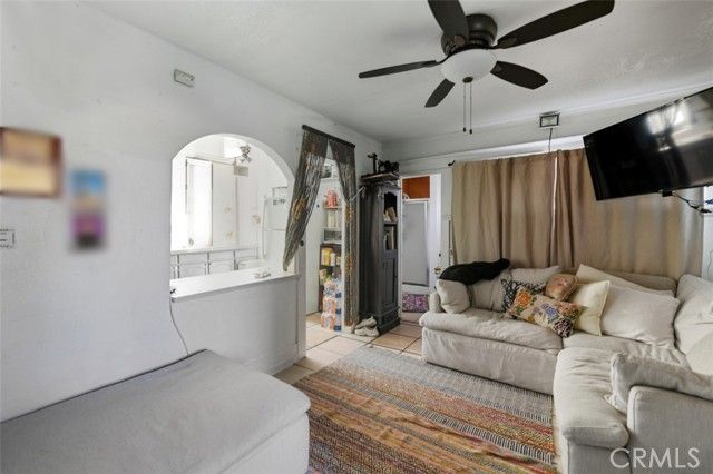 608 W 52nd, Los Angeles, CA 90037