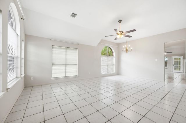 9619 E Withers Way Circle, Houston, TX 77065