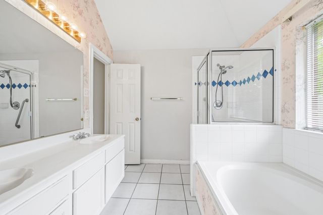 9619 E Withers Way Circle, Houston, TX 77065