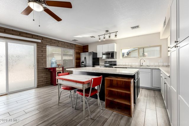 315 S 82ND Way, Mesa, AZ 85208