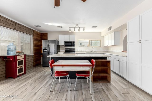 315 S 82ND Way, Mesa, AZ 85208