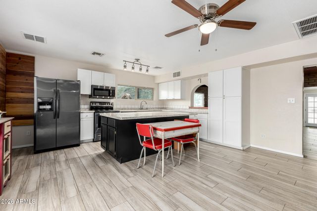 315 S 82ND Way, Mesa, AZ 85208