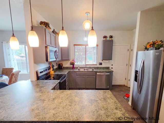 1722 SUNNY HILL, Cheyenne, WY 82001
