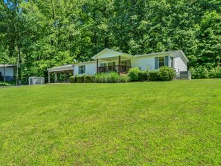 50 Dingus Ln, Camden, TN 38320