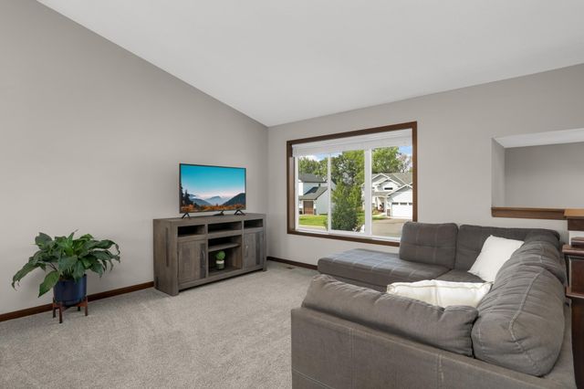 3376 237th Avenue NW, Saint Francis, MN 55070