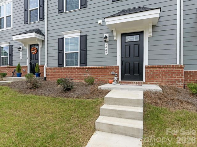 1409 May Apple Drive, Matthews, NC 28104