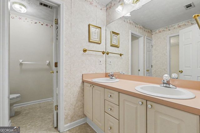 5008 CHAPEL LAKE Circle, Douglasville, GA 30135
