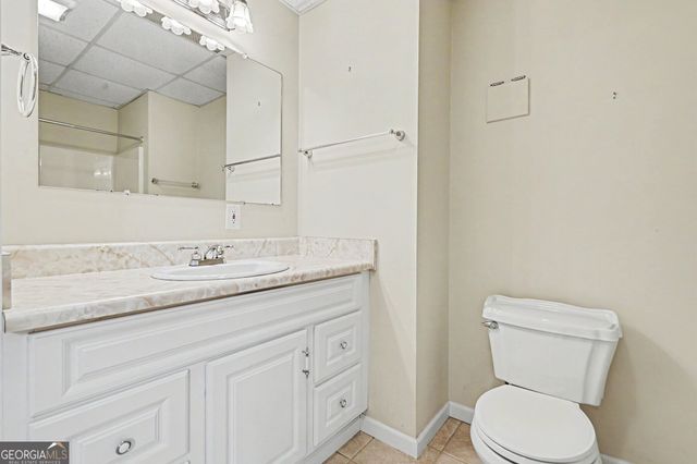 5008 CHAPEL LAKE Circle, Douglasville, GA 30135