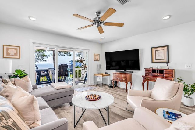 16140 Innerarity Pt Rd, Pensacola, FL 32507
