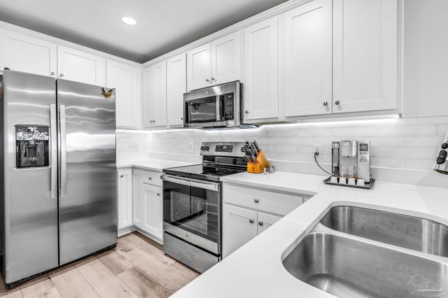 16140 Innerarity Pt Rd, Pensacola, FL 32507