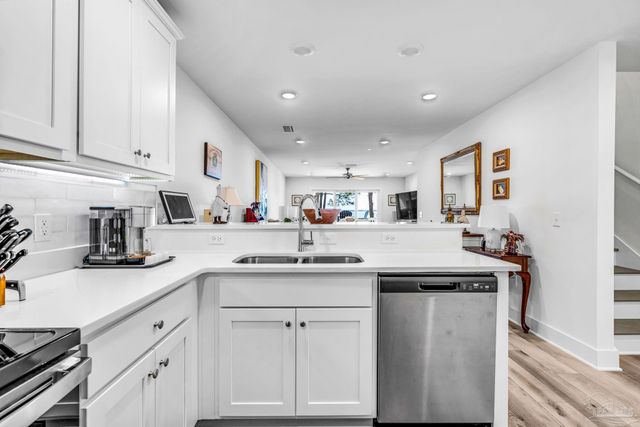 16140 Innerarity Pt Rd, Pensacola, FL 32507
