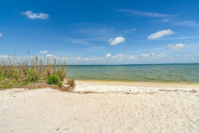 16140 Innerarity Pt Rd, Pensacola, FL 32507
