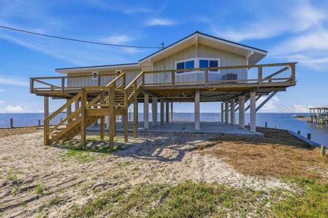 18 4TH STREET, Horseshoe Beach, FL 32648