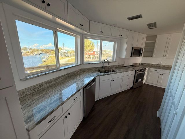 18 4TH STREET, Horseshoe Beach, FL 32648