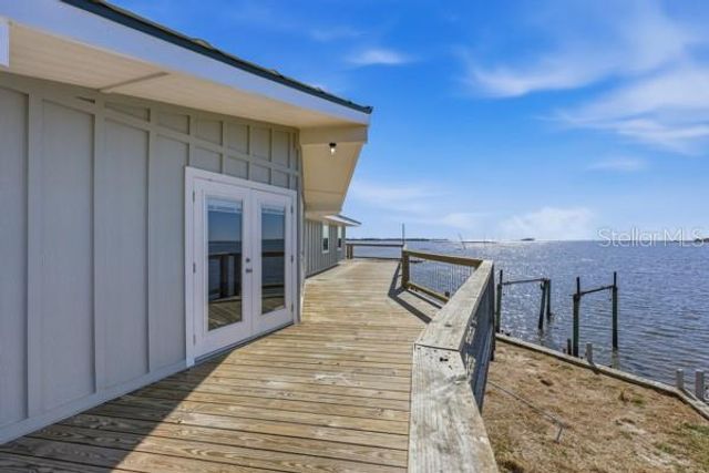 18 4TH STREET, Horseshoe Beach, FL 32648