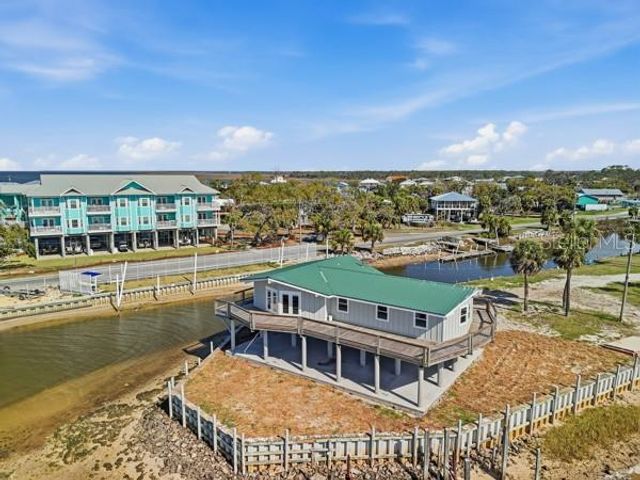 18 4TH STREET, Horseshoe Beach, FL 32648