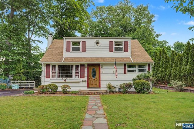 40 Dacotah Avenue, Oakland, NJ 07436